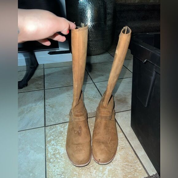 Teva Boots  - Picture 2 of 3